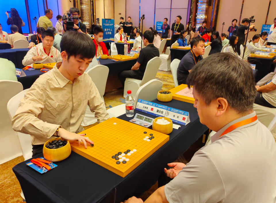 为契机, 余组 为契机, 余组